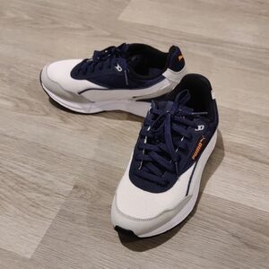 New!Puma Young Men's/Boys White and Navy Sneakers Sz 6